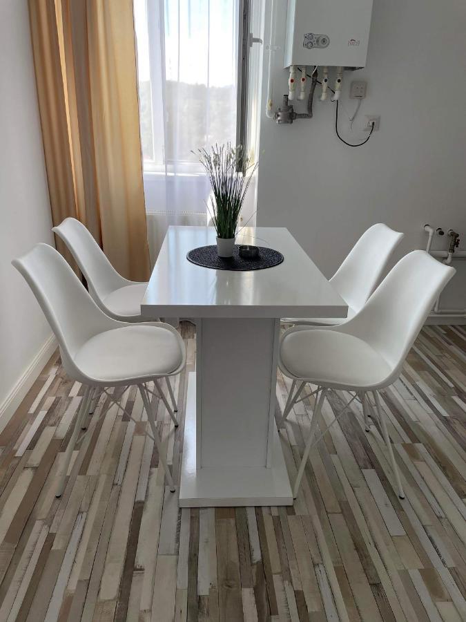 Apartament White One Petroszany Zewnętrze zdjęcie